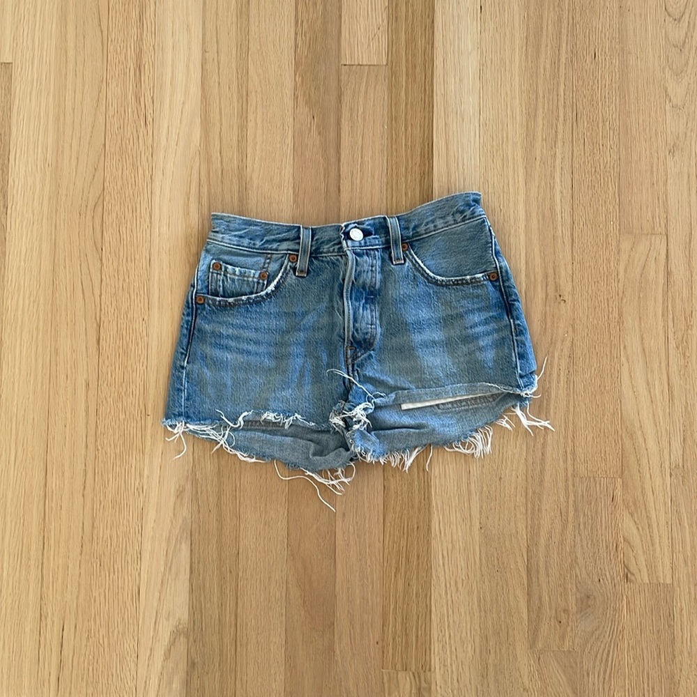 Women’s Levi shorts